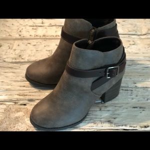 Ankle boots